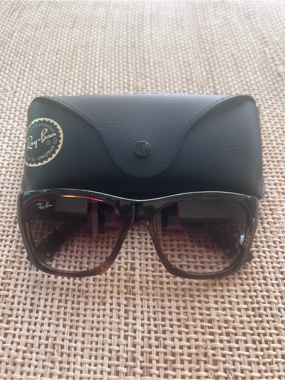 Ray-Ban Rectangle Mega Wayfarer Brown Tortoise Polarized Sunglass w/CaseRB4194